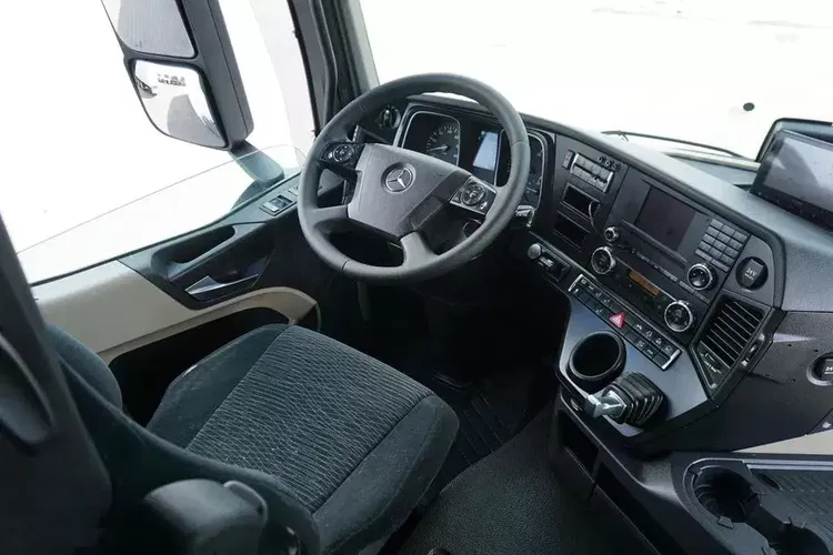 Mercedes ACTROS / 2545 / EURO 6 / CHŁODNIA + WINDA / 23 PALETY / OŚ SKRĘTNA zdjęcie 13