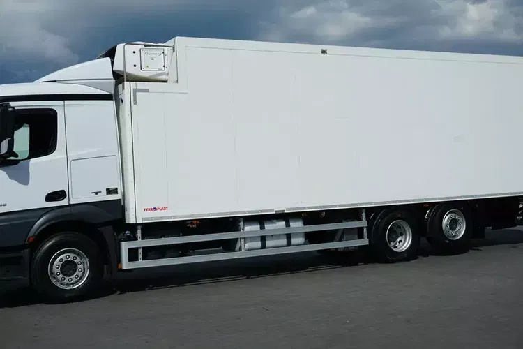 Mercedes ACTROS / 2545 / EURO 6 / CHŁODNIA + WINDA / 23 PALETY / OŚ SKRĘTNA zdjęcie 15