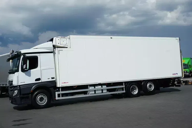 Mercedes ACTROS / 2545 / EURO 6 / CHŁODNIA + WINDA / 23 PALETY / OŚ SKRĘTNA zdjęcie 3