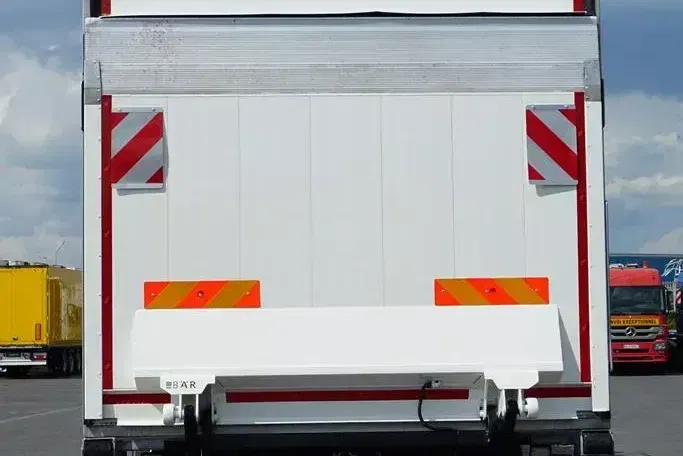 Mercedes ACTROS / 2545 / EURO 6 / CHŁODNIA + WINDA / 23 PALETY / OŚ SKRĘTNA zdjęcie 33