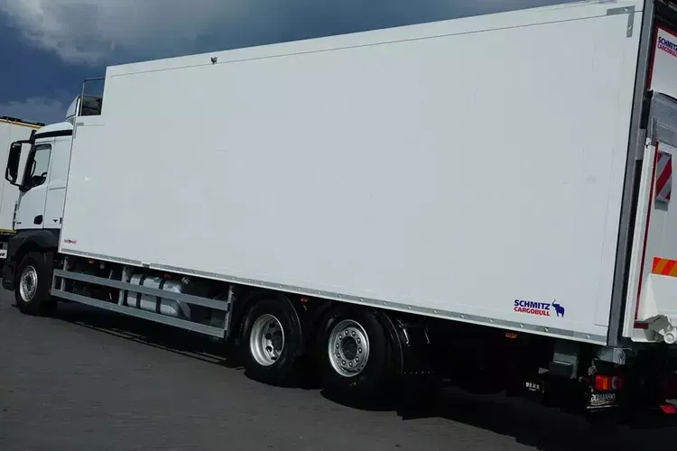 Mercedes ACTROS / 2545 / EURO 6 / CHŁODNIA + WINDA / 23 PALETY / OŚ SKRĘTNA zdjęcie 34