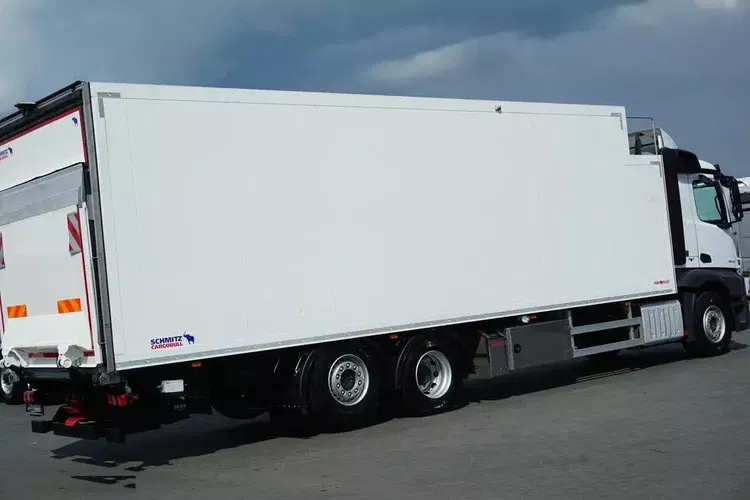 Mercedes ACTROS / 2545 / EURO 6 / CHŁODNIA + WINDA / 23 PALETY / OŚ SKRĘTNA zdjęcie 37