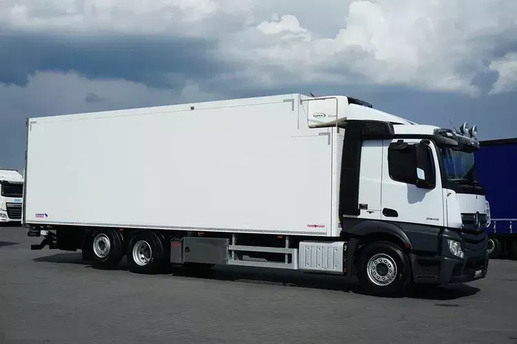 Mercedes ACTROS / 2545 / EURO 6 / CHŁODNIA + WINDA / 23 PALETY / OŚ SKRĘTNA zdjęcie 4