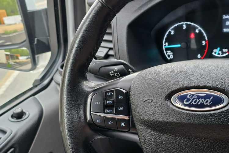 Ford Transit Custom 2.0 TDCi 130KM 9-osobowy / I właściciel / zdjęcie 19