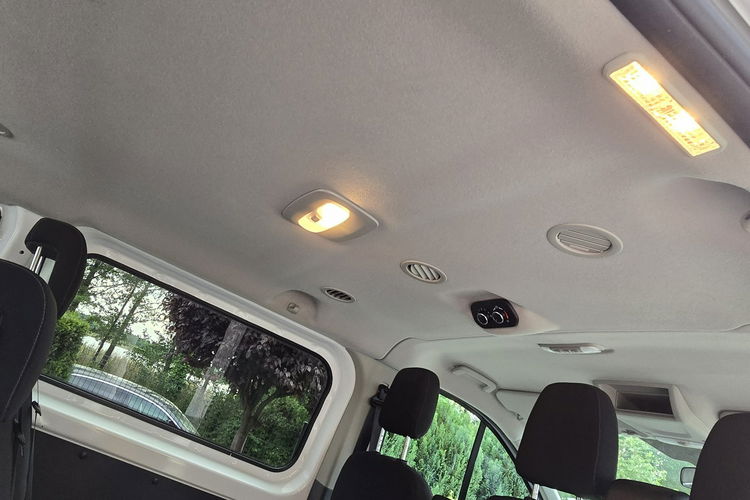 Ford Transit Custom 2.0 TDCi 130KM 9-osobowy / I właściciel / zdjęcie 25