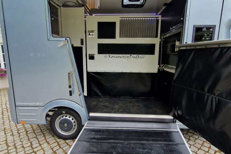 Renault Master Koniowóz,  4 Miejsca,  Zabudowa Ogierowa. Kam.Cof.Hak. Na 2 konie.Szyber zdjęcie 13