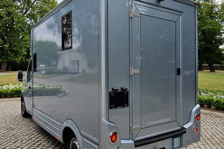 Renault Master Koniowóz,  4 Miejsca,  Zabudowa Ogierowa. Kam.Cof.Hak. Na 2 konie.Szyber zdjęcie 18