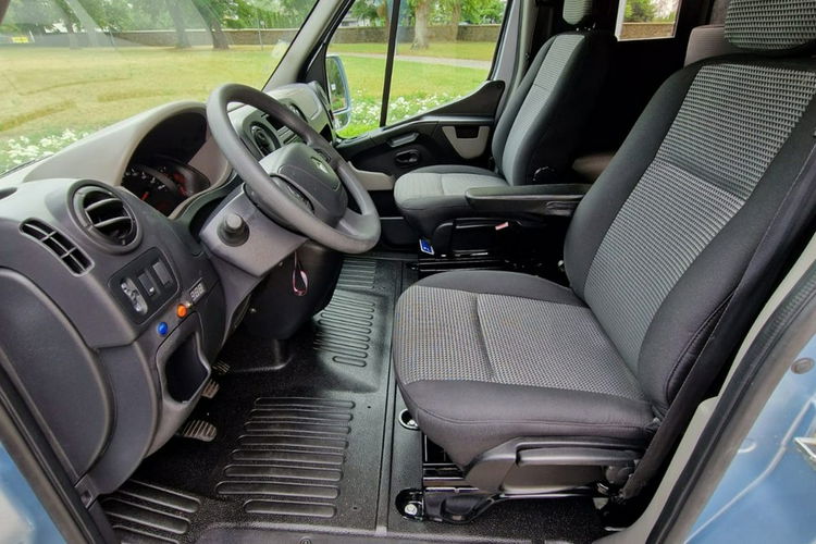 Renault Master Koniowóz,  4 Miejsca,  Zabudowa Ogierowa. Kam.Cof.Hak. Na 2 konie.Szyber zdjęcie 21