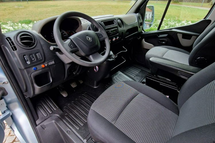 Renault Master Koniowóz,  4 Miejsca,  Zabudowa Ogierowa. Kam.Cof.Hak. Na 2 konie.Szyber zdjęcie 22