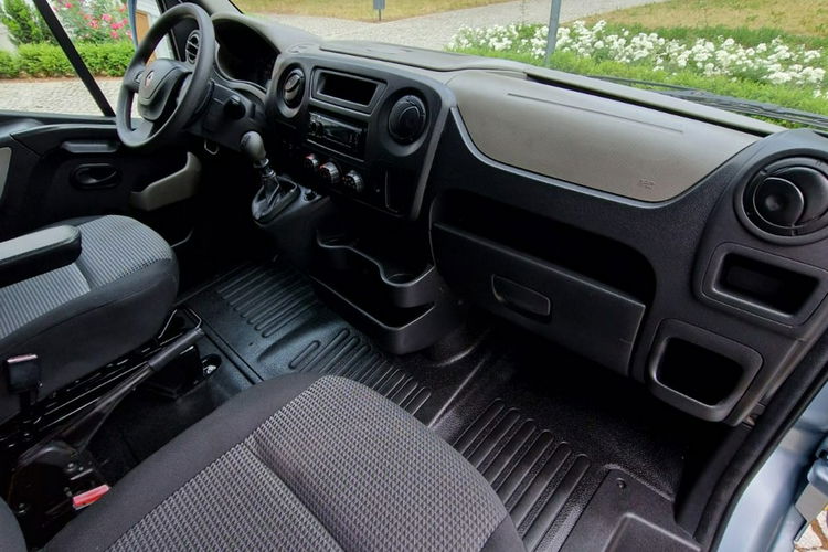 Renault Master Koniowóz,  4 Miejsca,  Zabudowa Ogierowa. Kam.Cof.Hak. Na 2 konie.Szyber zdjęcie 29
