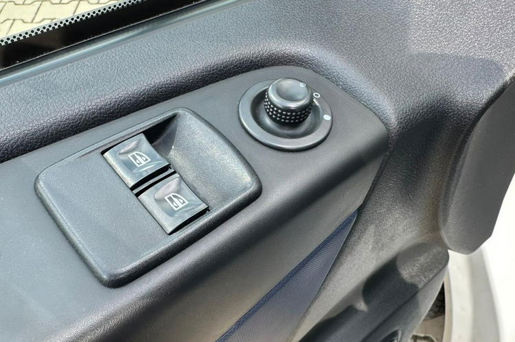 Opel Vivaro SALON PL / DŁUGI L2H2 / Nawigacja / Alufelgi / GWARANCJA zdjęcie 15