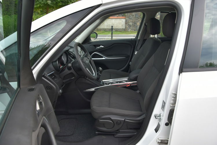Opel Zafira Tourer 1.8 115KM 2014r. Klima TEMPOMAT czujniki Isofix zdjęcie 15