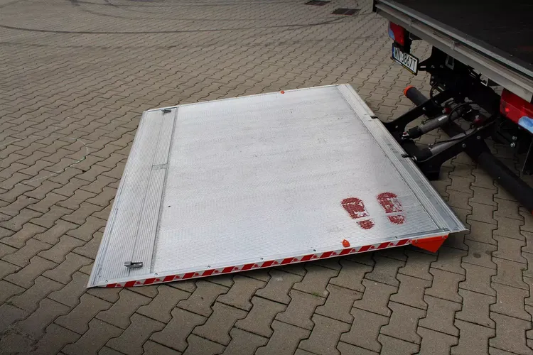 Volkswagen Crafter kontener + Winda Dhollandia zdjęcie 27