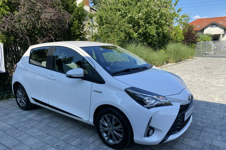 Toyota Yaris Hybryda niski przebieg oryginalny lakier zdjęcie 7