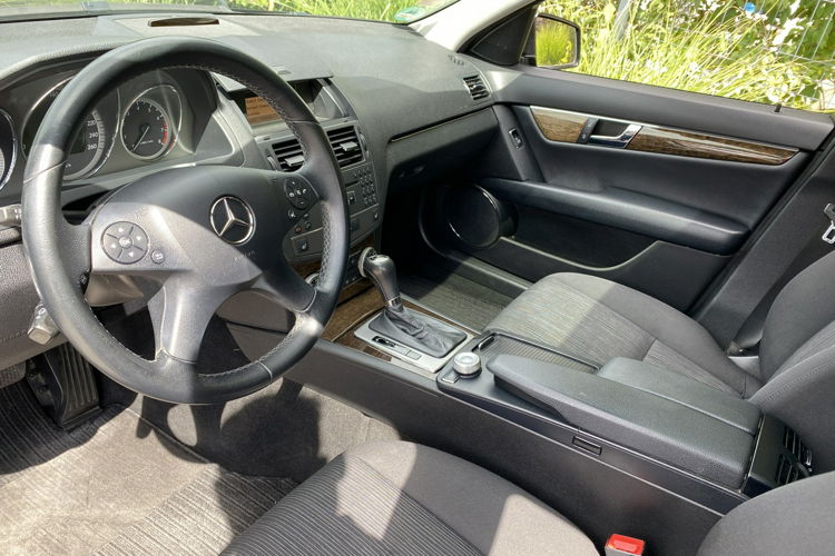 Mercedes C 180 Bardzo zadbana - 100% oryginalny przebieg.NOWY ROZRZĄD zdjęcie 9