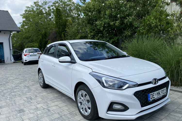 Hyundai i20 bardzo bogata wersja wyposażenia zdjęcie 1