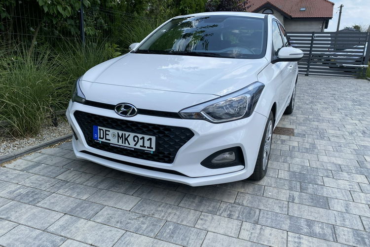 Hyundai i20 bardzo bogata wersja wyposażenia zdjęcie 21