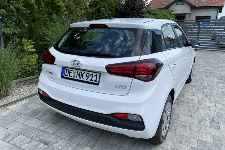 Hyundai i20 bardzo bogata wersja wyposażenia zdjęcie 26