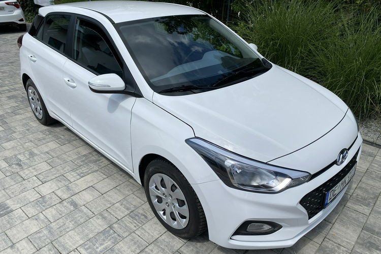 Hyundai i20 bardzo bogata wersja wyposażenia zdjęcie 35