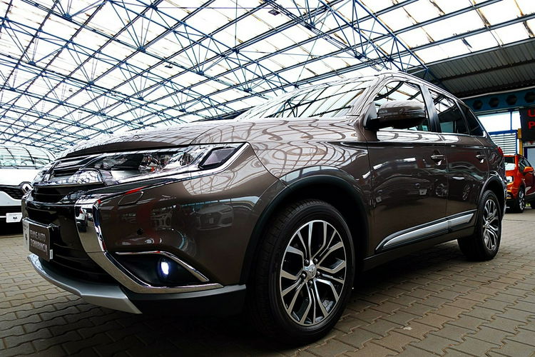 Mitsubishi Outlander 7-OSÓB 4x4 AUTOMAT Gwarancja I-wł Kraj Bezwypad FUllLed Kamera FV23% 4x2 zdjęcie 52