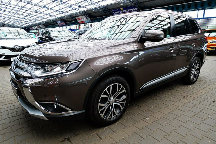 Mitsubishi Outlander 7-OSÓB 4x4 AUTOMAT Gwarancja I-wł Kraj Bezwypad FUllLed Kamera FV23% 4x2 zdjęcie 6