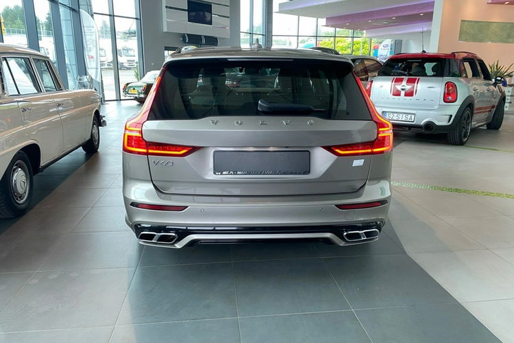 Volvo V60 R-Desing/Najtańszy/ 340PS/ eAWD ReCharge T6 /Gwarancja/BEZWY zdjęcie 10