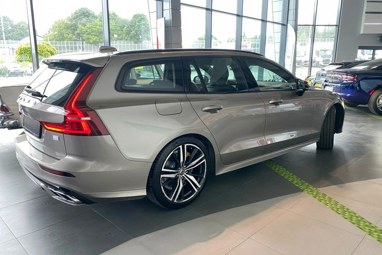 Volvo V60 R-Desing/Najtańszy/ 340PS/ eAWD ReCharge T6 /Gwarancja/BEZWY zdjęcie 7