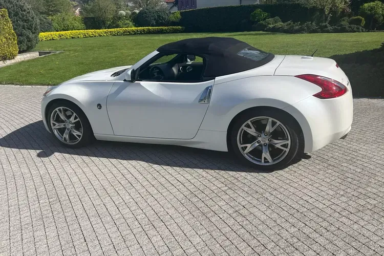 Nissan 370-z zdjęcie 2