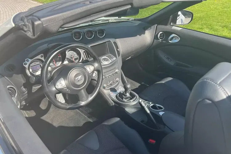 Nissan 370-z zdjęcie 6