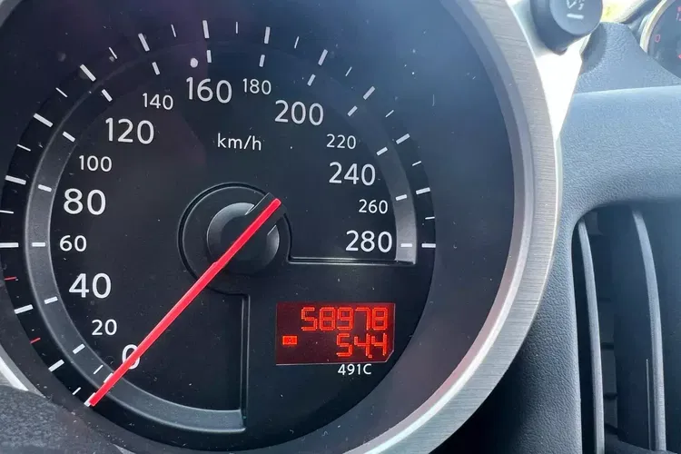 Nissan 370-z zdjęcie 9
