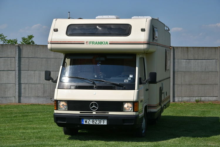 Mercedes MB 100 Kamper 2.3D 1988r. FRANKIA 6os. zadbany klasyk TRUMA WC zdjęcie 17