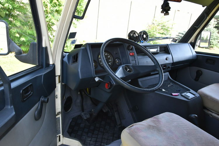 Mercedes MB 100 Kamper 2.3D 1988r. FRANKIA 6os. zadbany klasyk TRUMA WC zdjęcie 23