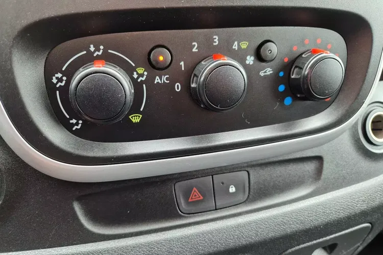 Renault Trafic Long 57999zł NETTO 1.6dCi/125KM zdjęcie 22