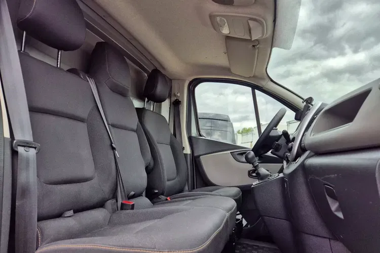 Renault Trafic Long 57999zł NETTO 1.6dCi/125KM zdjęcie 26
