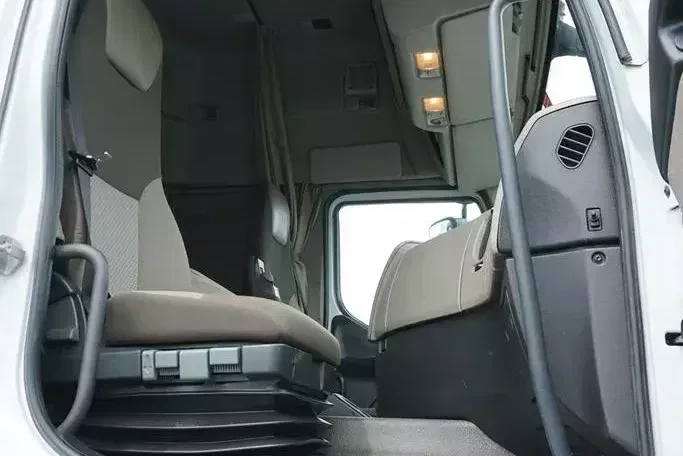 Renault PREMIUM / 460 DXI / EEV / MAŁY PRZEBIEG zdjęcie 8