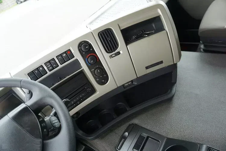 Renault PREMIUM / 460 DXI / EEV / MAŁY PRZEBIEG zdjęcie 9