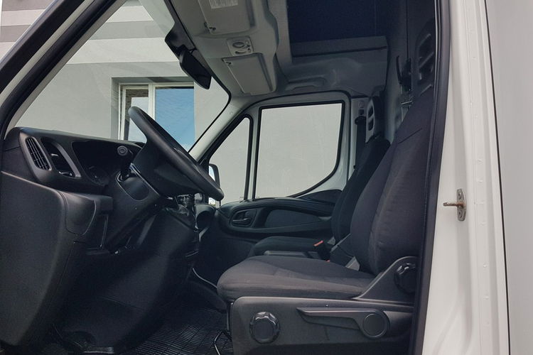 Iveco Daily 35S14 KONTENER NISKOPODŁOGOWY 4.31x2.24x2.42 KLIMA SKLEP FOODTRUCK KAMPER zdjęcie 21