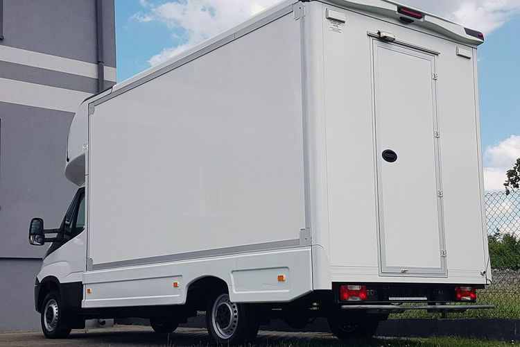 Iveco Daily 35S14 KONTENER NISKOPODŁOGOWY 4.31x2.24x2.42 KLIMA SKLEP FOODTRUCK KAMPER zdjęcie 28