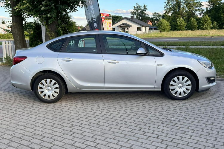 Opel Astra Auto Krajowe Benzyna 1.4T zdjęcie 14