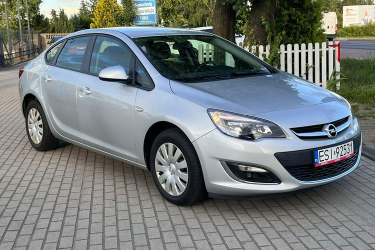 Opel Astra Auto Krajowe Benzyna 1.4T zdjęcie 15