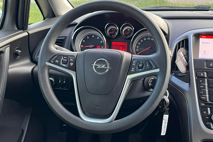 Opel Astra Auto Krajowe Benzyna 1.4T zdjęcie 19