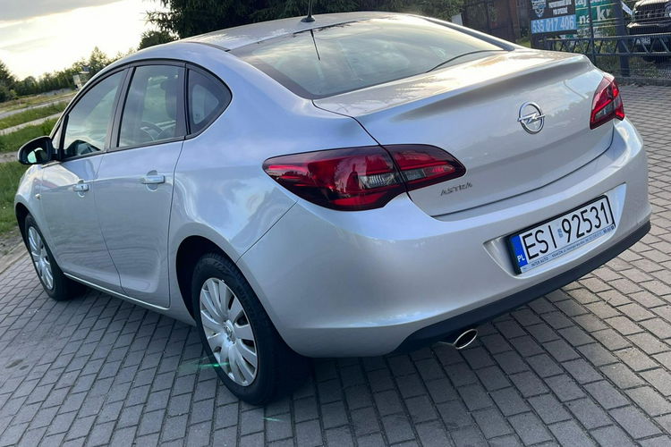 Opel Astra Auto Krajowe Benzyna 1.4T zdjęcie 2