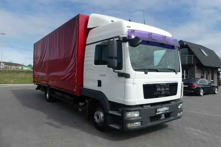 MAN TGL 12.250 / BURTO-PLANDEKA + WINDA / KABINA SYPIALNA / zdjęcie 11