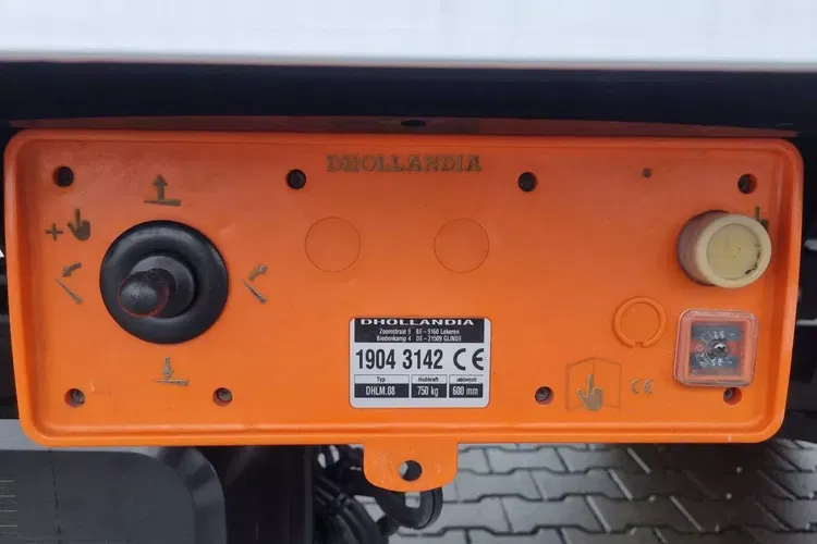 Ford Transit Kontener 8 ePAL 89900zł NETTO 2.0 TdCI/170KM zdjęcie 14