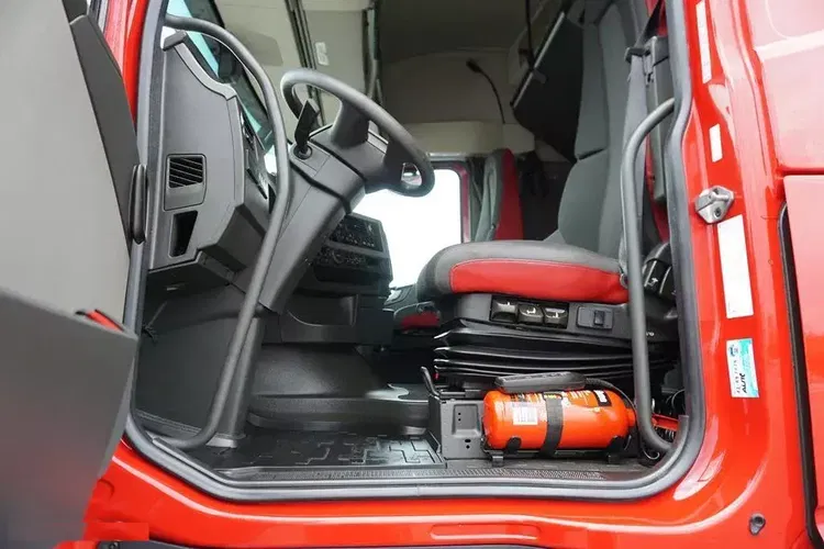 Volvo / FH 460 / ACC / EURO 6 / ZESTAW PRZESTRZENNY 120 M3 zdjęcie 24