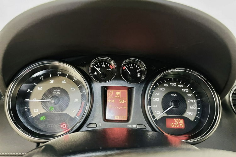 Peugeot RCZ 1.6 TURBO 156KM PLANTINUM Automat skóry ALU 18 Klimatronic zdjęcie 17