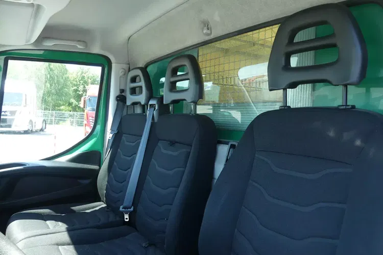 Iveco DAILY 70C17 / KONTENER + WINDA / 330 TYS KM / zdjęcie 13