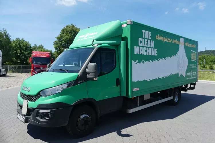 Iveco DAILY 70C17 / KONTENER + WINDA / 330 TYS KM / zdjęcie 2