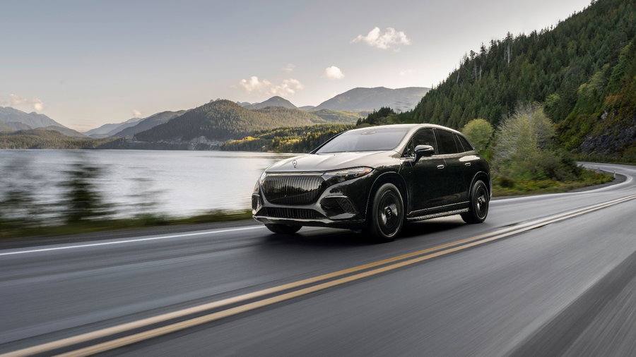 Mercedes Maybach EQS 680 4-Matic zdjęcie 