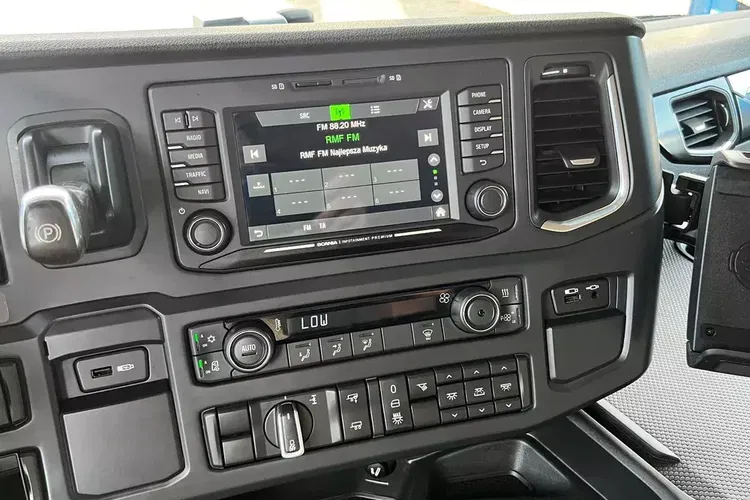 R500 Scania pełna opcja cała na poduszce 6poduszek skóry alu felgi hydraulika zdjęcie 30